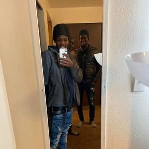 Meet your Posher, Azim